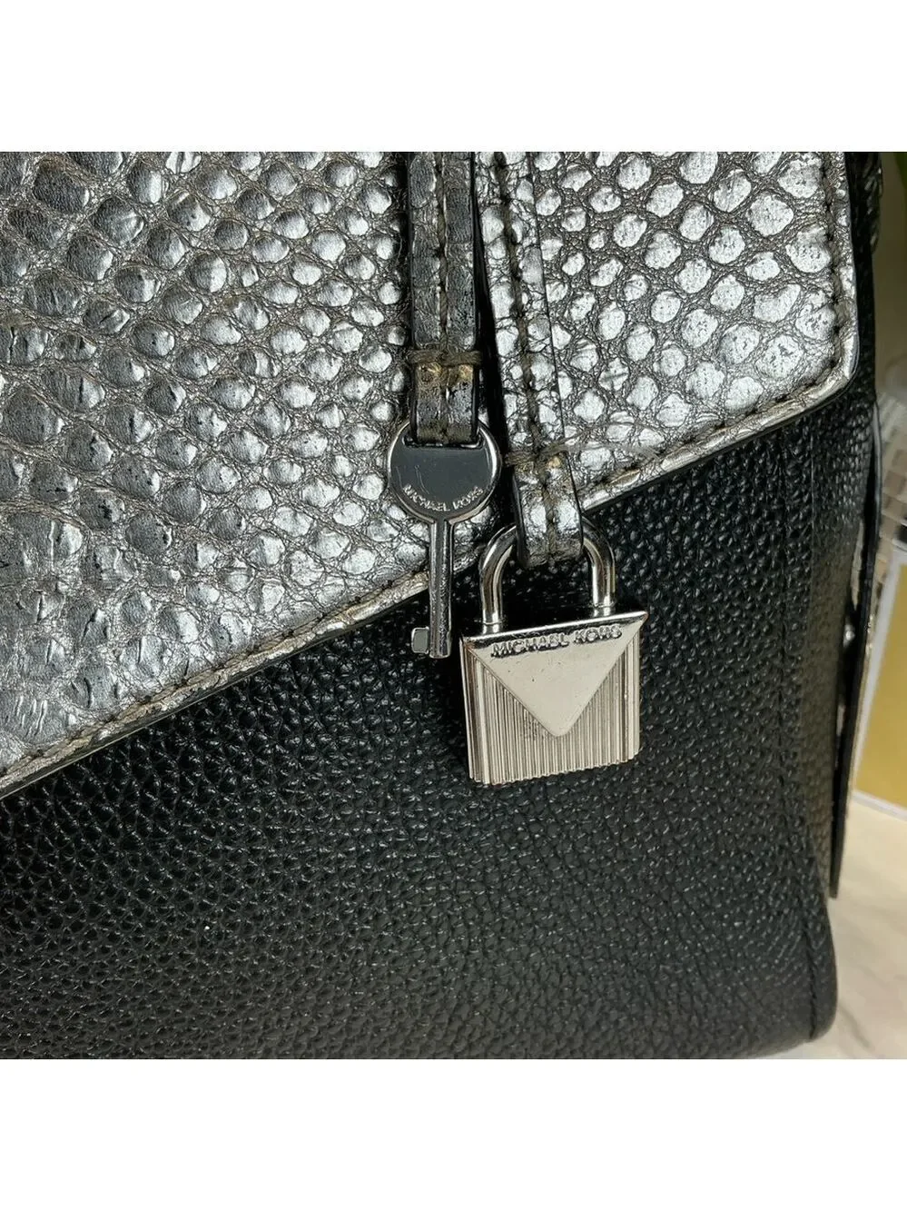 Michael Kors Black Silver Bristol Flap Satchel hand Bag‎ Crossbody Snakeskin